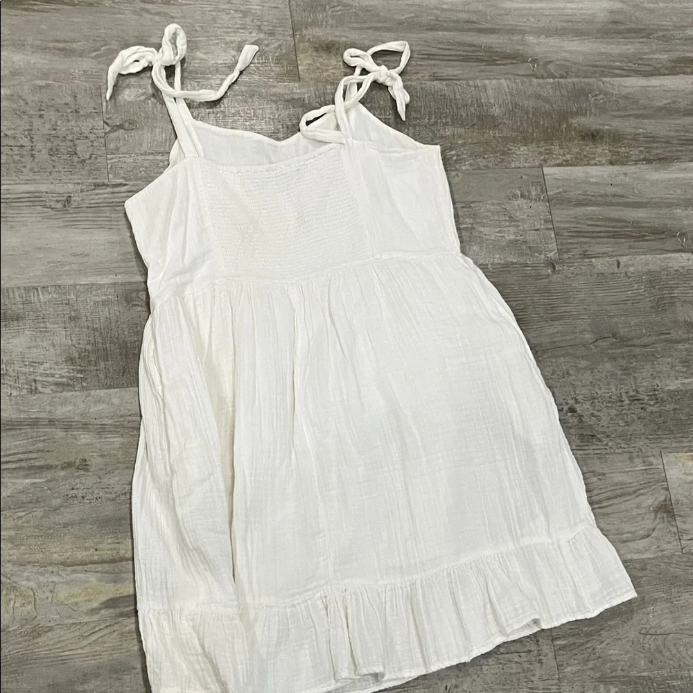 Old Navy dress sun white XL tall White Sleeveless Dress‎ with Ruffle Hem